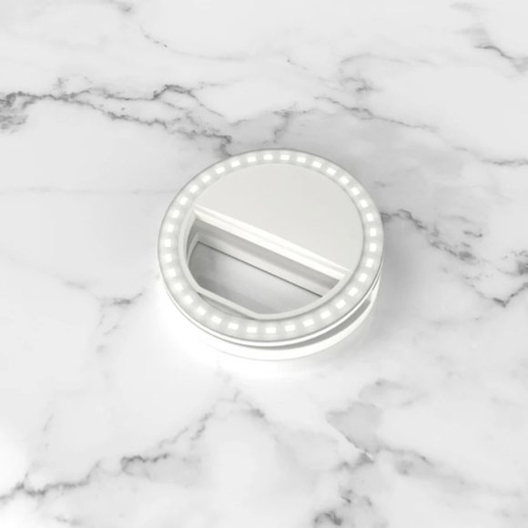 NEW SOAR Clip-On LED Selfie Ring Light FabFitFun Exclusive Smartphone Compatible - Picture 3 of 7